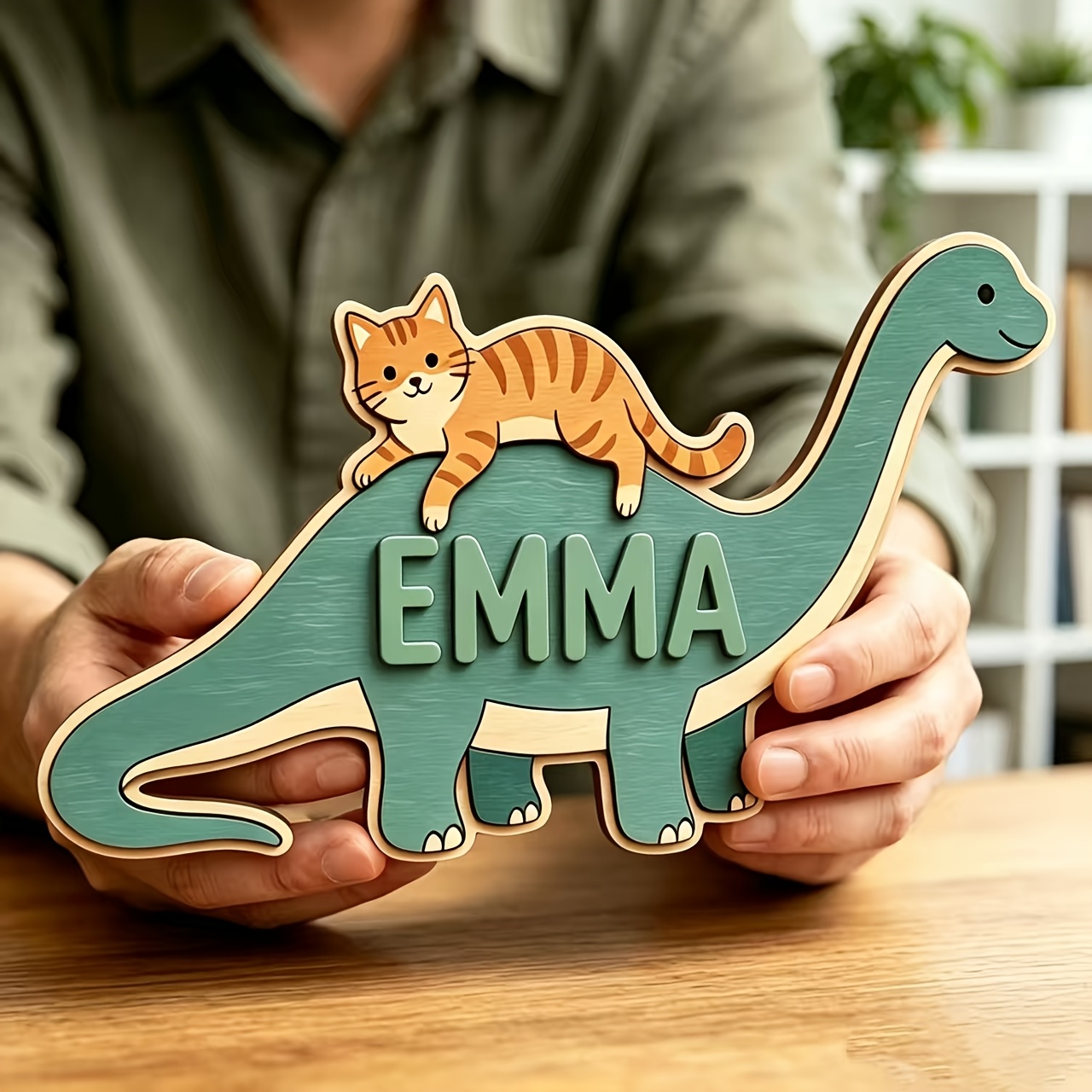 Baby Nursery Decor - ป้ายชื่อห้องรูปแมวขี่ไดโนเสาร์แบบปรับแต่งได้, ป้ายไม้การ์ตูนน่ารักปรับแต่งได้, ของตกแต่งห้องนอนเด็ก, ของขวัญแสนหวาน