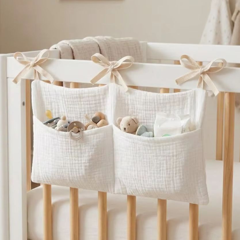 Baby Nursery Organiser - กระเป๋าจัดระเบียบเปลเด็กแบบแขวน ผ้ามัสลิน ผ้าก๊อซ ใส่ผ้าอ้อม ของใช้เด็กอ่อน กระเป๋าแขวนข้างเตียง