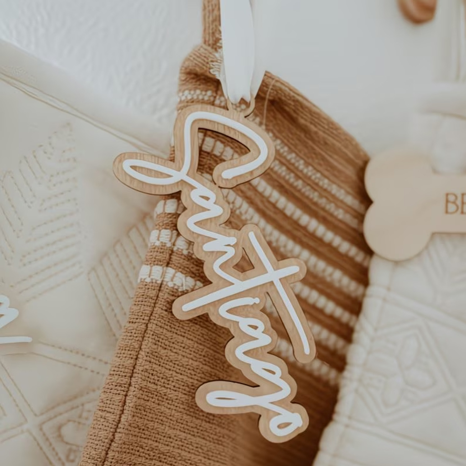 ป้ายชื่อไม้สีขาวน่ารักแบบกำหนด - Baby Nursery Decor บทวิจารณ์และราคา